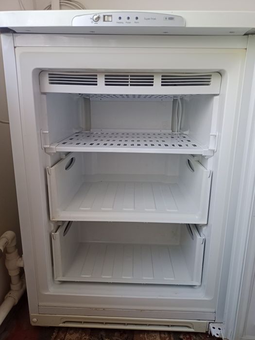Продам морозильник