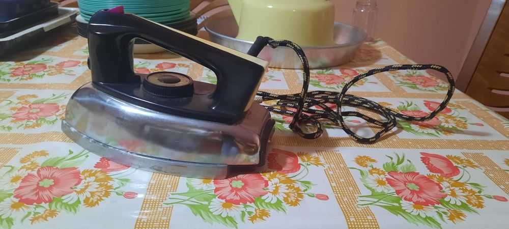 Продавам метална ютия