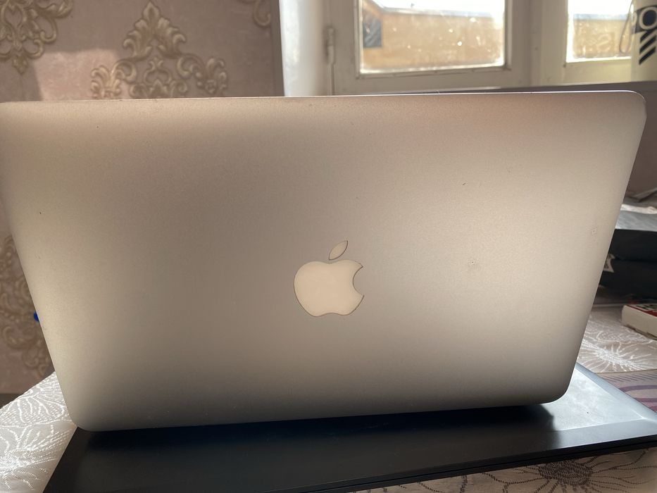 MacBook Air apple