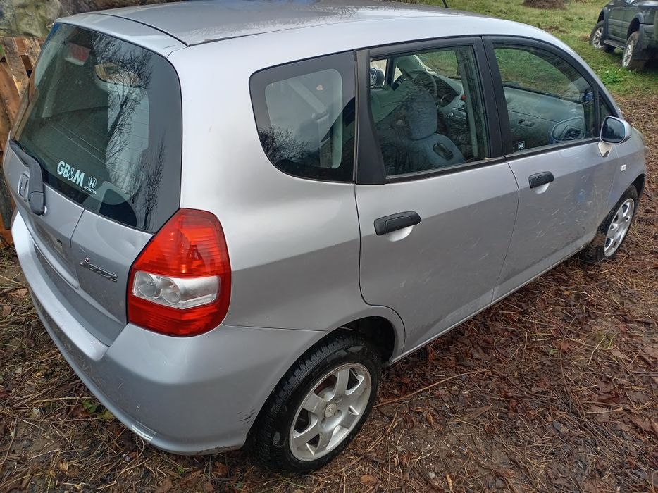 Продавам Хонда Джаз на части
