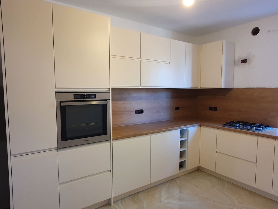 Mobila la comanda, montaj mobila