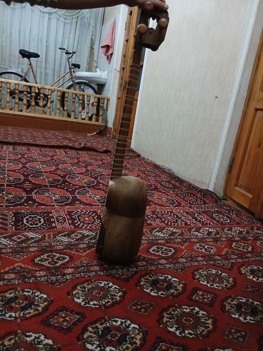 Rubob sotiladi yangi