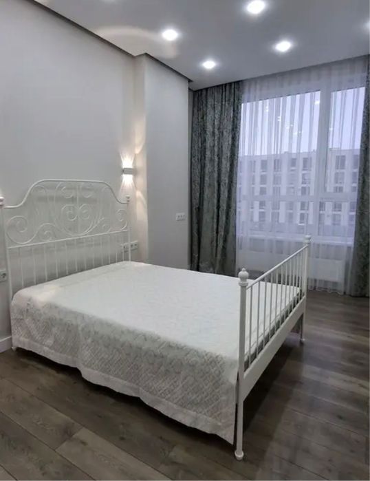 Кровать двуспальная