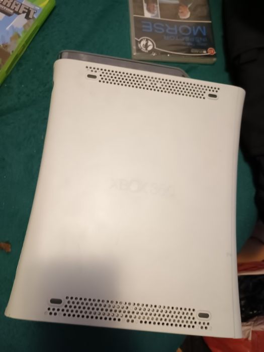 Va salut la vanzarr xbox 360