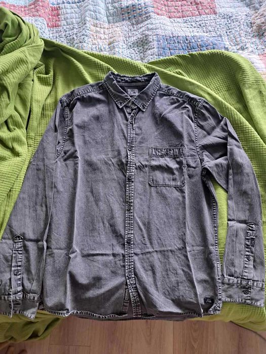 риза Quiksilver нова размер M