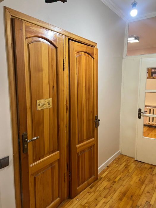 Б/у двери и ламинат