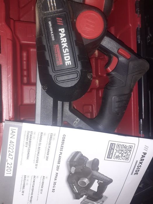 Продавам ренде и гайковерт.  Машините са чисто нови