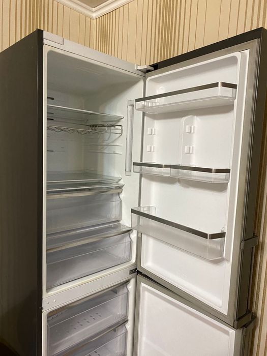 Холодильник Samsung