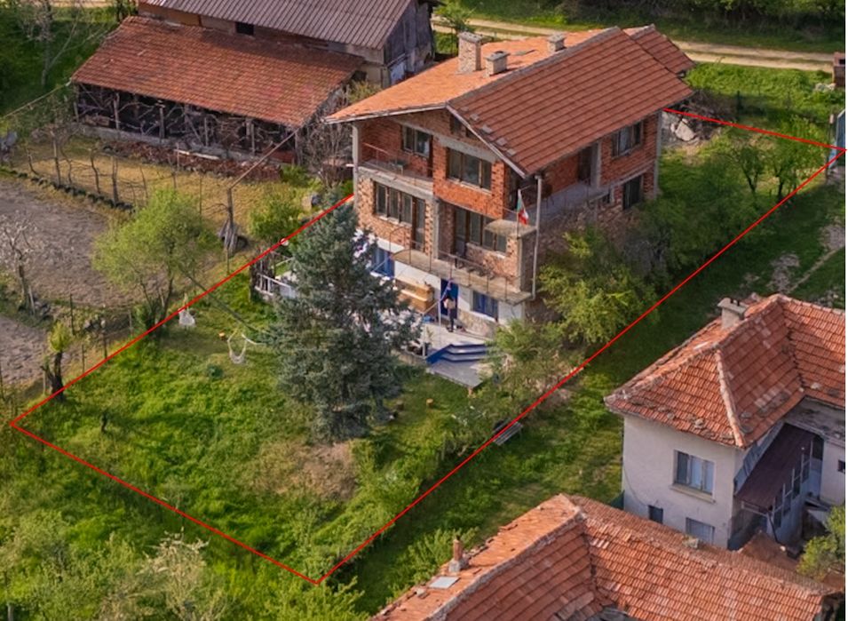 Продава се Къща в с. Сапарево, Област Кюстендил - 250 кв.м за 404 €/кв.м - Снимка #1