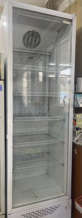 Бирюса 520N Витринный холодильник