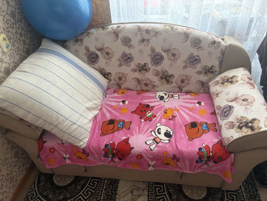 Продам небольшой диванчик