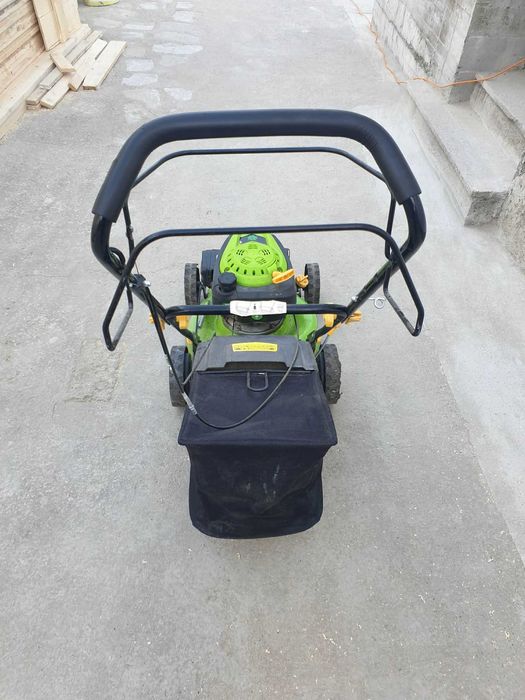 Бензинова косачка