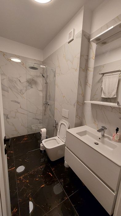 Prima închiriere 2 camere + loc parcare la demisol, bloc nou  ultracentral Lahovary/Primărie, bloc V. Neacșu