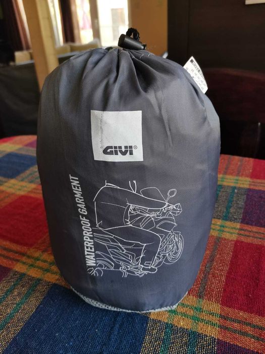 Givi водоустройчиви яке и панталон за мотор - размер S