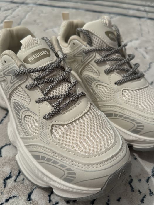 Кросс сатылады размер 42