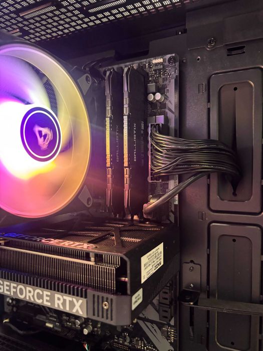 Геймърски компютър AMD Ryzen 7 5700X3D, RTX 5060 Ti 16GB, 32GB ram