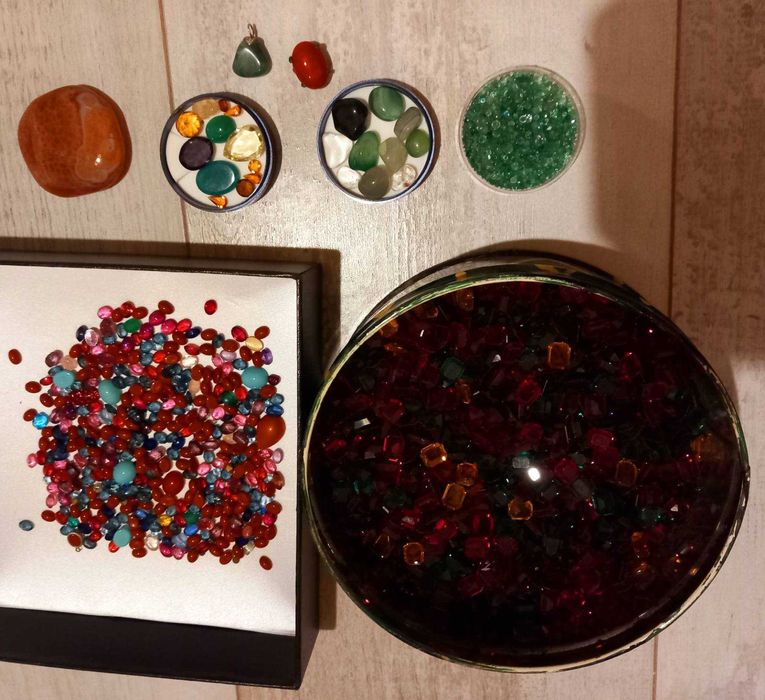 Синтетични камъни за бижута - рубин, смарагд/изумруд