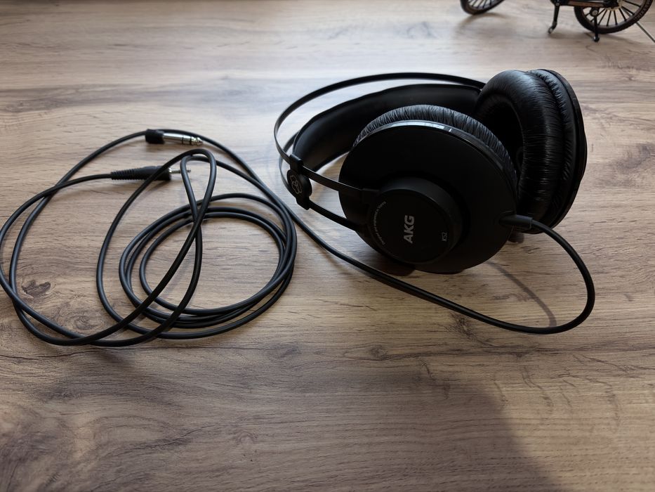 Наушники AKG K52