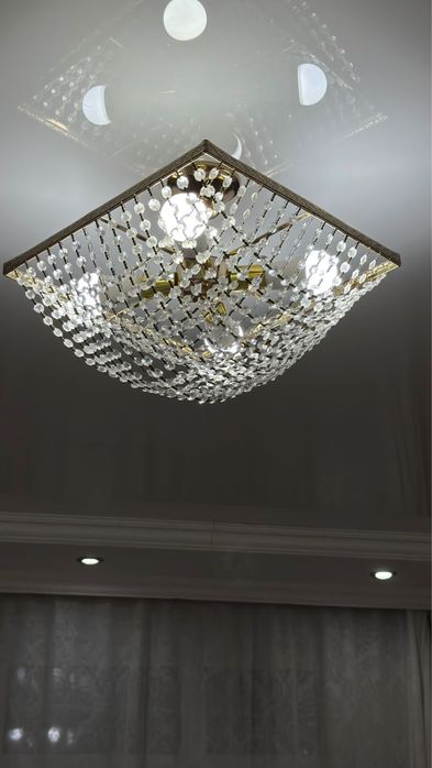 Продаются люстры