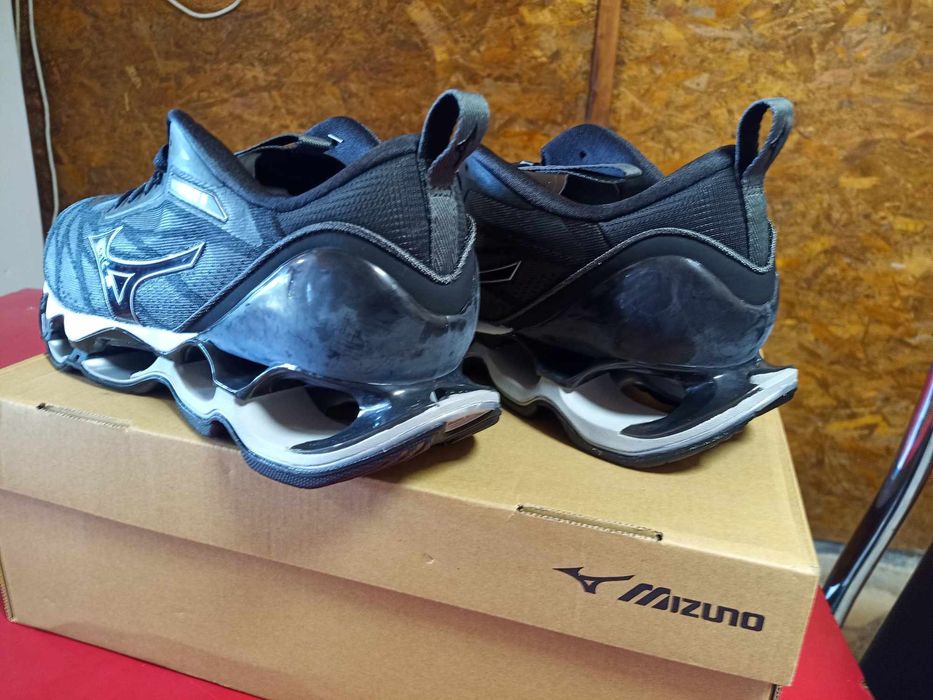 Mizuno Wave Prophecy 11
