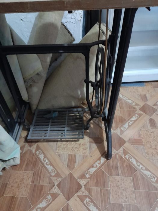 Тігін машинасы сатылады.