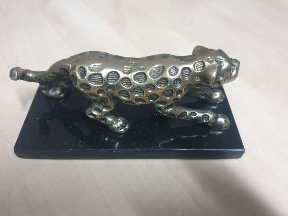 Leopard din bronz