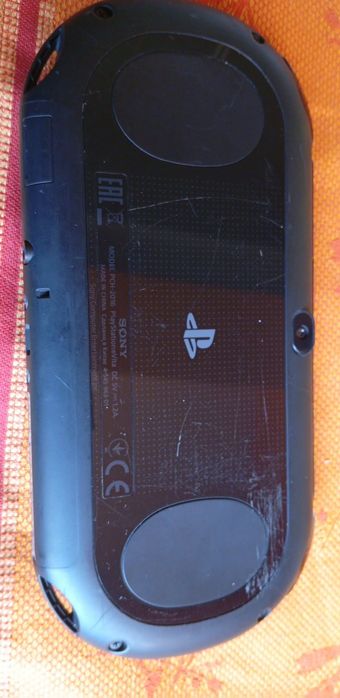 PlayStation PS Vita + 8GB карта памет – Отлично състояние