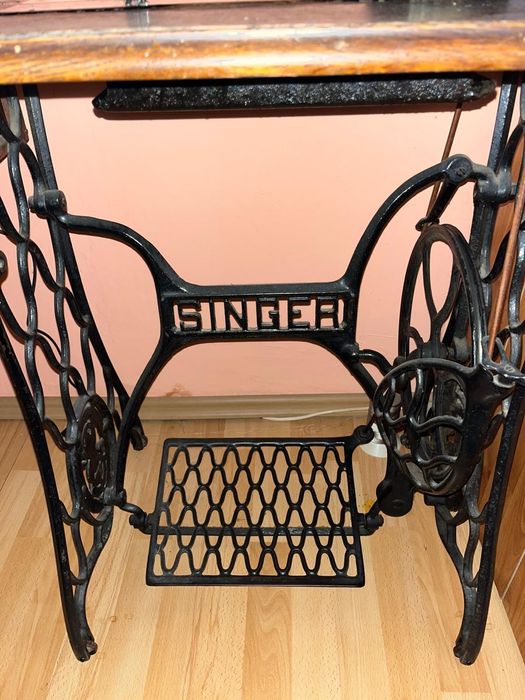 Masina de cusut Singer