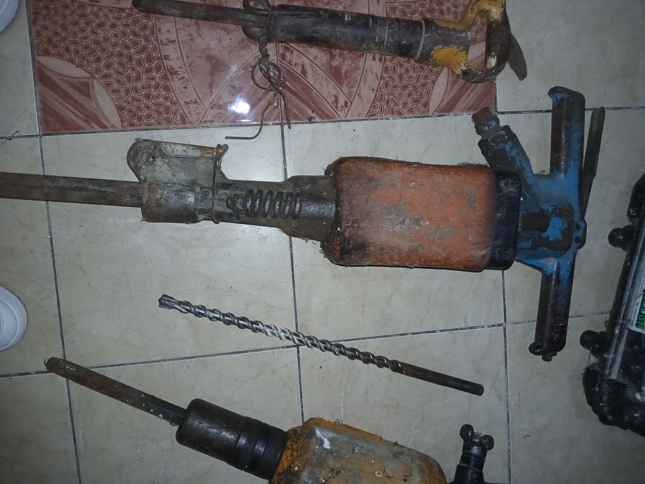 Vând ce se vede în poze