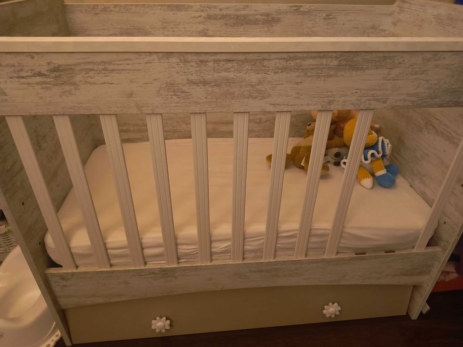 Кошара за бебе, дървено креватче