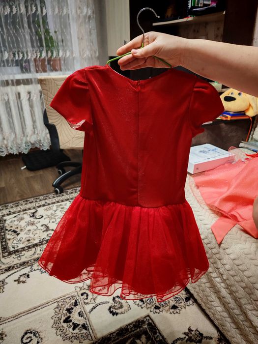 Продам платья детские б/у