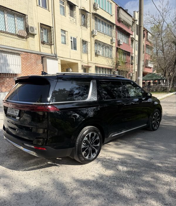Kia Carnival Luxe 2023/25 Почти новый