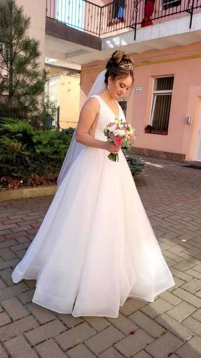Vand, rochie de mireasa!