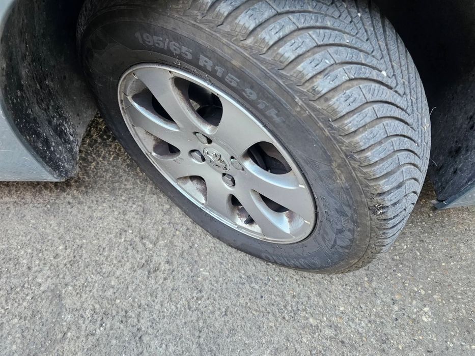 Пежо 307 SW фейслифт 1.6 бензин 109кс 2007г