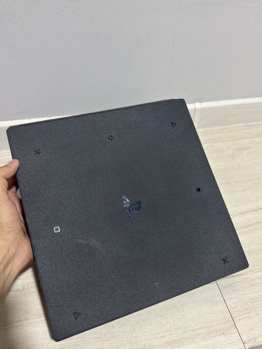 PS4 pro 1TB в отличном состоянии