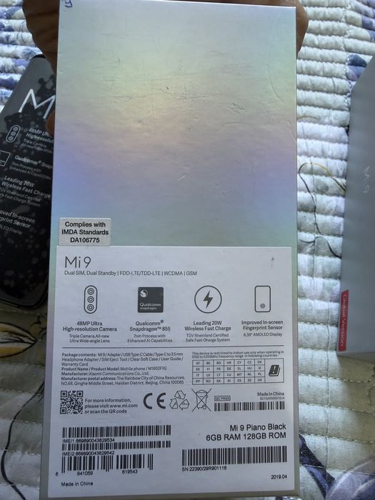 Продаю MI 9 6/128 flagman в хорошем состоянии