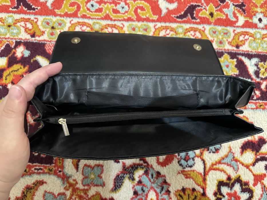 Клатч сумочкалар сатылады