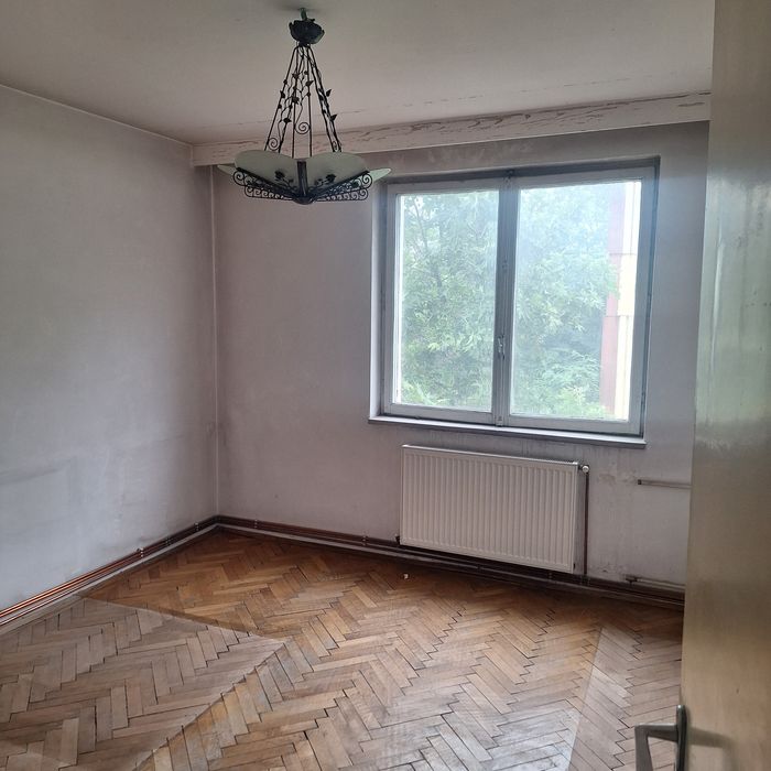 Vand Apartament 3 camere semidecomandat Calea -Bucuresti