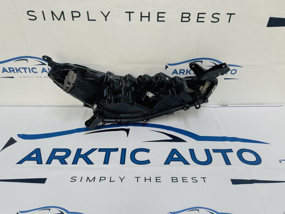 Far stanga Led Toyota Corolla Cross dupa 2021