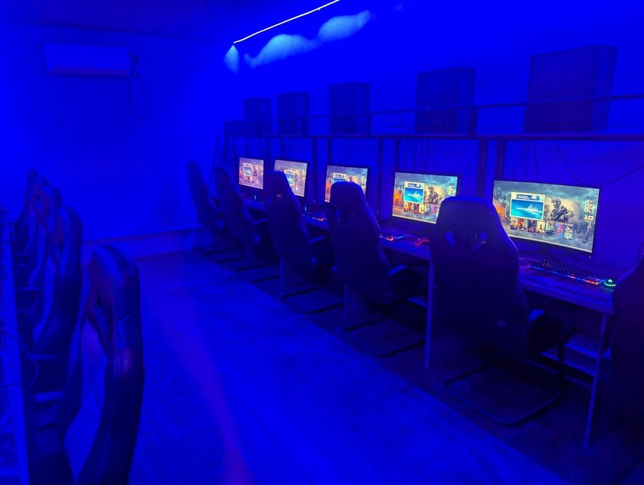 Компьютеры 11шт, сервер