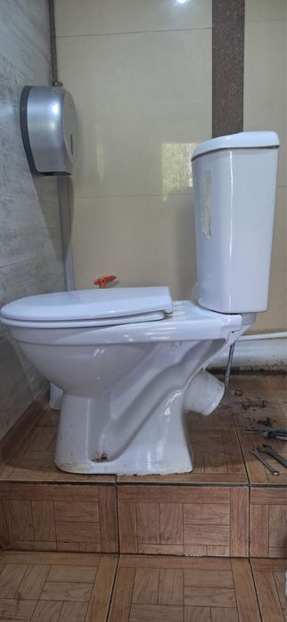 Продается б/у унитаз
