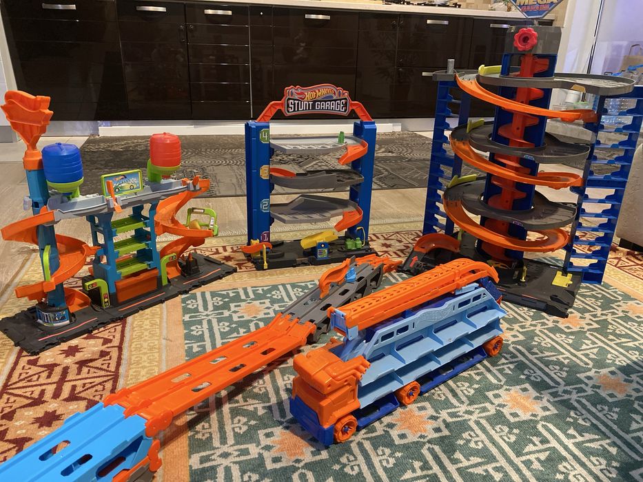Hot Wheels Mega Garage