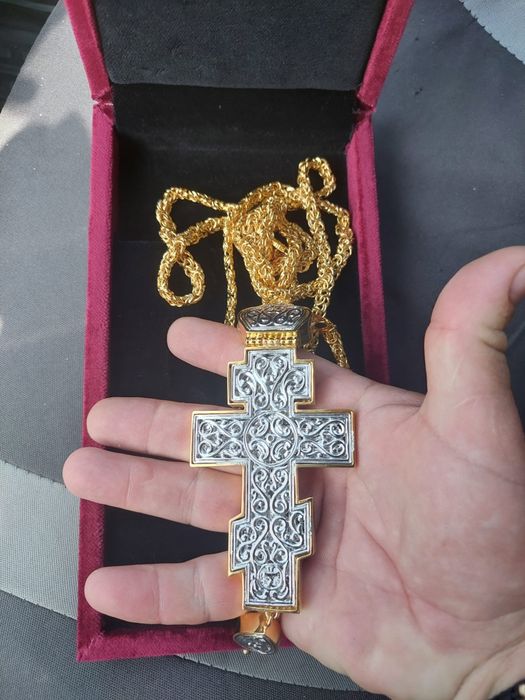 Vand Cruci Argint pur suflate cu Aur 24 de k pectorale deosebite.