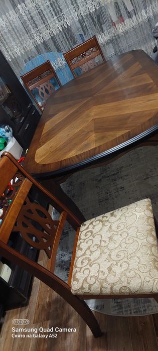 Стол для гостиной
