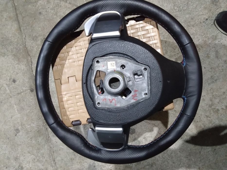 Vând volan cu padele  BMW F10, F01