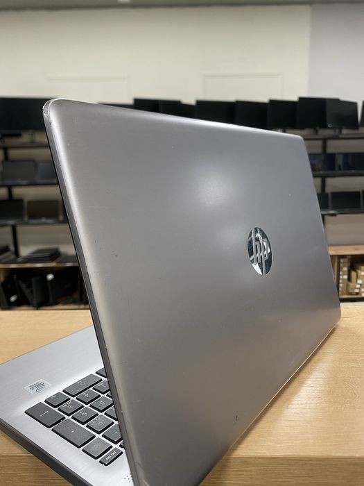 Ноутбук HP i5-1035G1/RAM8/SSD256/HD Graphics