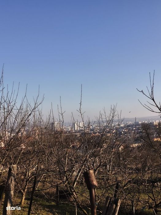 Casă cu 6 camere în Dâmbul Rotund