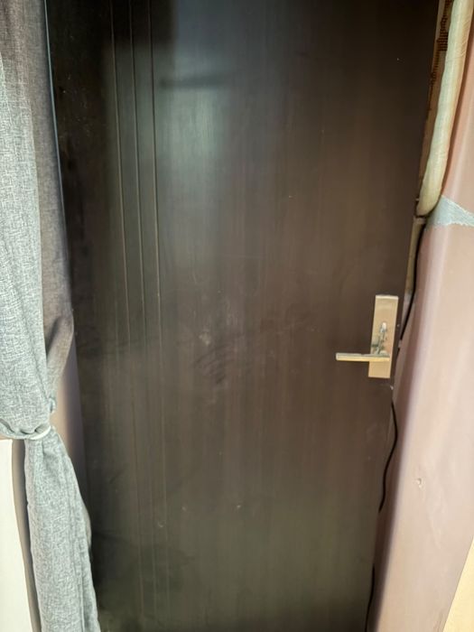 Usi de apartament
