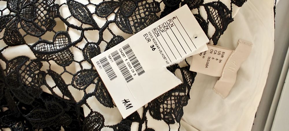 Costum/set elegant format - sacou alb și o fustă neagră din dan