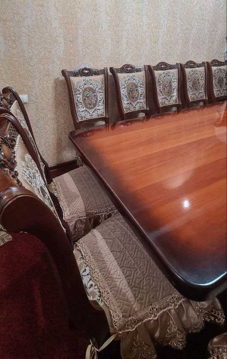 Продам стол и стулья
